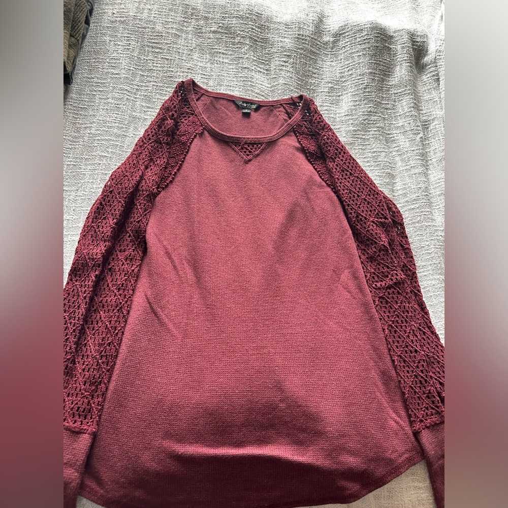 Lucky lace long sleeve